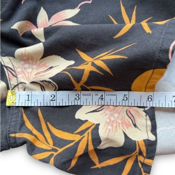 Quiksilver Womens Drift Away Shorts size 29 - Picture 10 of 10